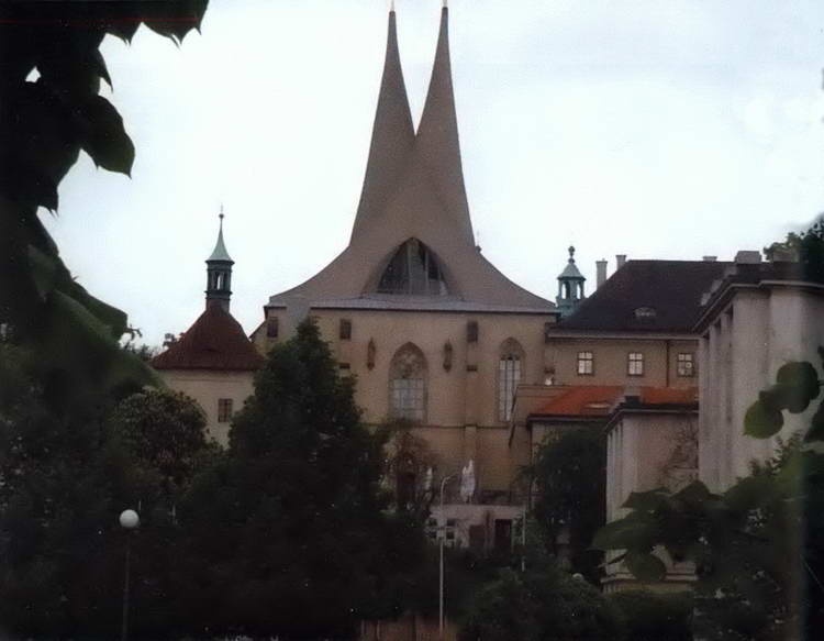 Иллюстрация к книге — Прага. Короли, алхимики, привидения и... пиво! [i_012.jpg]