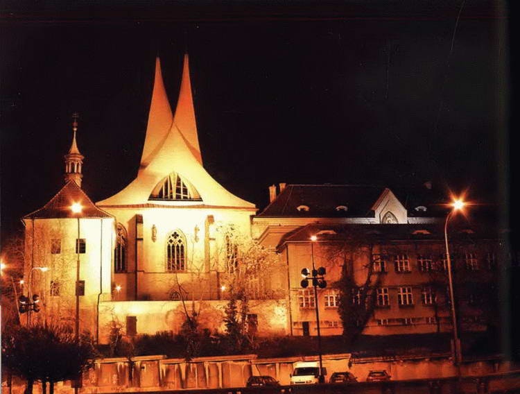 Иллюстрация к книге — Прага. Короли, алхимики, привидения и... пиво! [i_013.jpg]