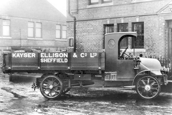 Иллюстрация к книге — Бронеавтомобиль "Остин". Предтеча бронетанковых войск России [i_015.jpg]