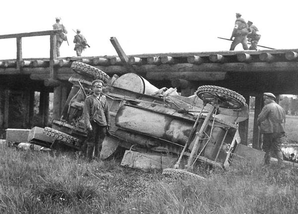 Иллюстрация к книге — Бронеавтомобиль "Остин". Предтеча бронетанковых войск России [i_039.jpg]