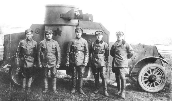 Иллюстрация к книге — Бронеавтомобиль "Остин". Предтеча бронетанковых войск России [i_068.jpg]