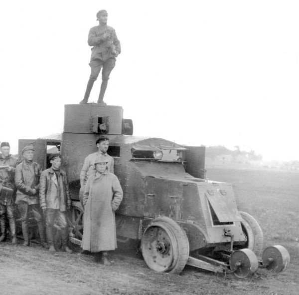 Иллюстрация к книге — Бронеавтомобиль "Остин". Предтеча бронетанковых войск России [i_091.jpg]