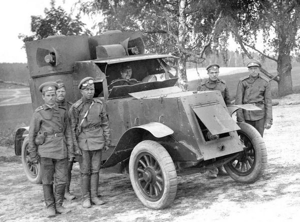 Иллюстрация к книге — Бронеавтомобиль "Остин". Предтеча бронетанковых войск России [i_096.jpg]