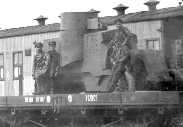 Иллюстрация к книге — Бронеавтомобиль "Остин". Предтеча бронетанковых войск России [i_122.jpg]