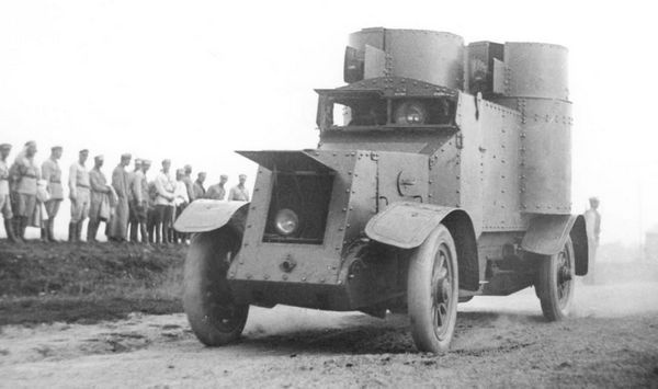 Иллюстрация к книге — Бронеавтомобиль "Остин". Предтеча бронетанковых войск России [i_136.jpg]