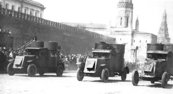 Иллюстрация к книге — Бронеавтомобиль "Остин". Предтеча бронетанковых войск России [i_138.jpg]