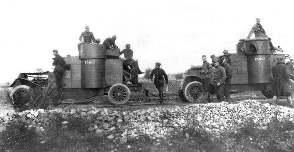 Иллюстрация к книге — Бронеавтомобиль "Остин". Предтеча бронетанковых войск России [i_140.jpg]