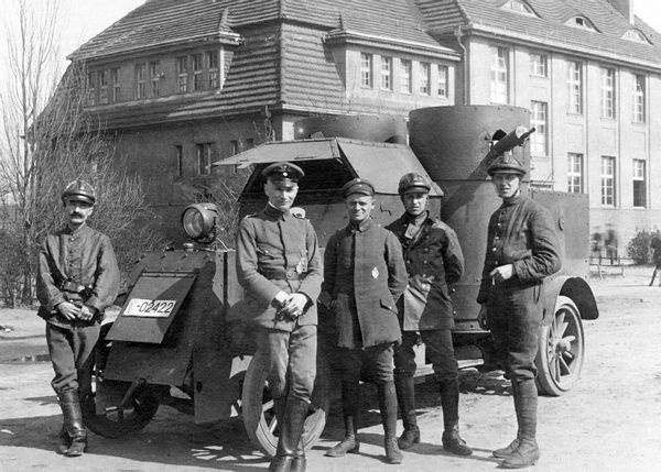 Иллюстрация к книге — Бронеавтомобиль "Остин". Предтеча бронетанковых войск России [i_144.jpg]