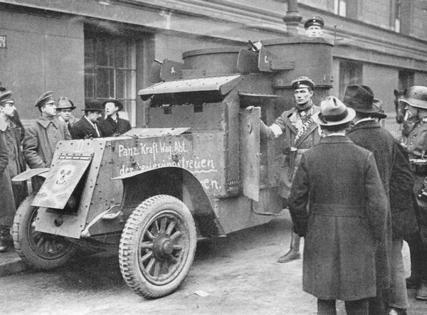 Иллюстрация к книге — Бронеавтомобиль "Остин". Предтеча бронетанковых войск России [i_146.jpg]