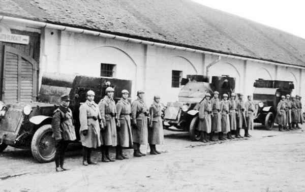 Иллюстрация к книге — Бронеавтомобиль "Остин". Предтеча бронетанковых войск России [i_147.jpg]