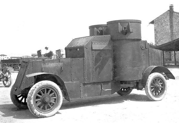 Иллюстрация к книге — Бронеавтомобиль "Остин". Предтеча бронетанковых войск России [i_148.jpg]