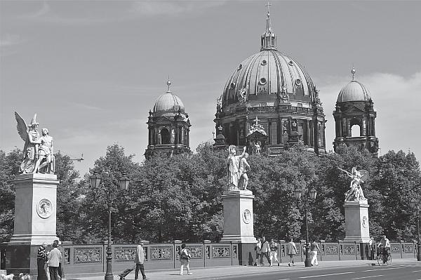 Иллюстрация к книге — По Берлину. В поисках следов исчезнувших цивилизаций [_07.jpg]