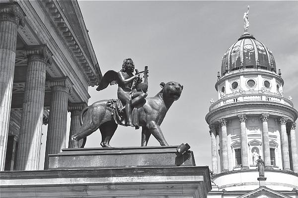 Иллюстрация к книге — По Берлину. В поисках следов исчезнувших цивилизаций [_13.jpg]