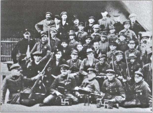 Иллюстрация к книге — Политические солдаты Гитлера [i_003.jpg]