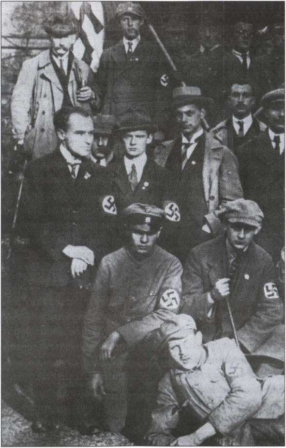 Иллюстрация к книге — Политические солдаты Гитлера [i_008.jpg]