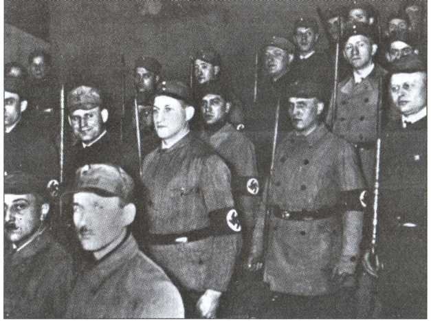 Иллюстрация к книге — Политические солдаты Гитлера [i_009.jpg]