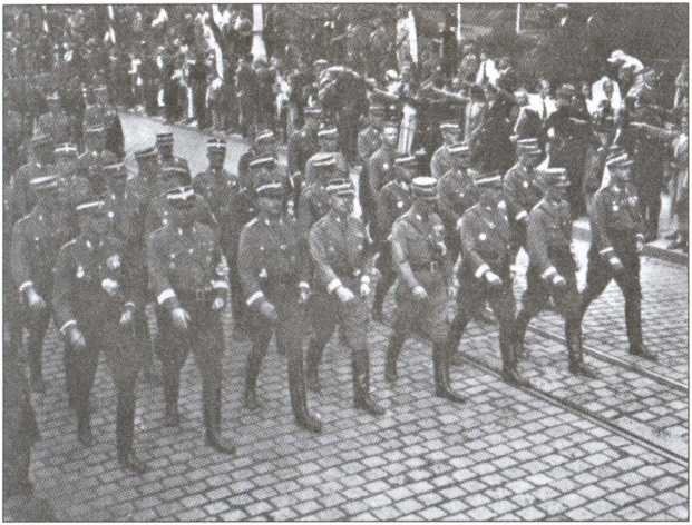 Иллюстрация к книге — Политические солдаты Гитлера [i_060.jpg]