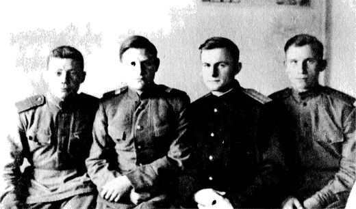 Иллюстрация к книге — Мы бомбили Берлин и пугали Нью-Йорк! 147 боевых вылетов в тыл врага [i_004.jpg]