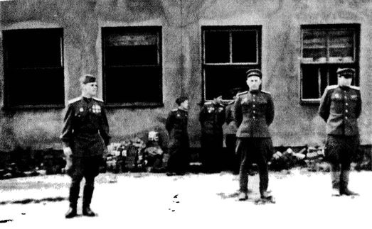 Иллюстрация к книге — Мы бомбили Берлин и пугали Нью-Йорк! 147 боевых вылетов в тыл врага [i_009.jpg]