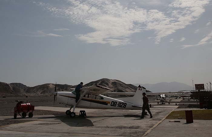 Иллюстрация к книге — Наска. Гигантские рисунки на полях [c01.jpg]