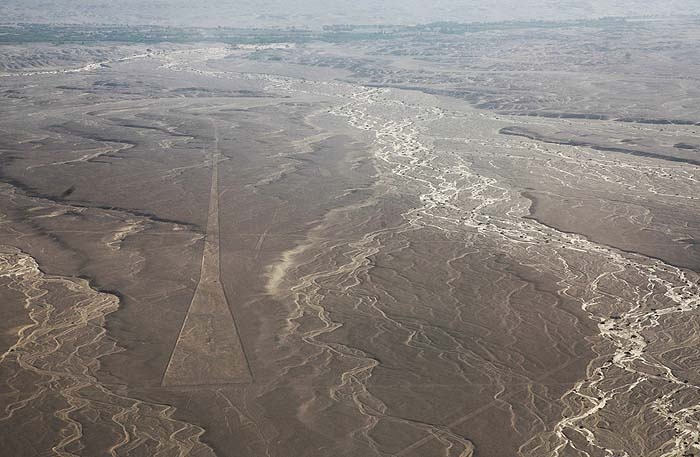 Иллюстрация к книге — Наска. Гигантские рисунки на полях [c13.jpg]