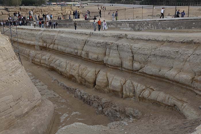 Иллюстрация к книге — Пирамиды. Загадки строительства и назначение [_04c.jpg]