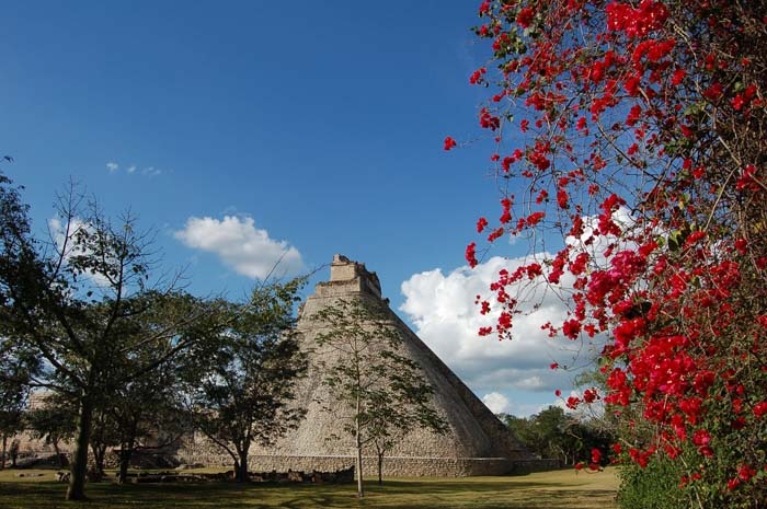 Иллюстрация к книге — Пирамиды. Загадки строительства и назначение [_25c.jpg]