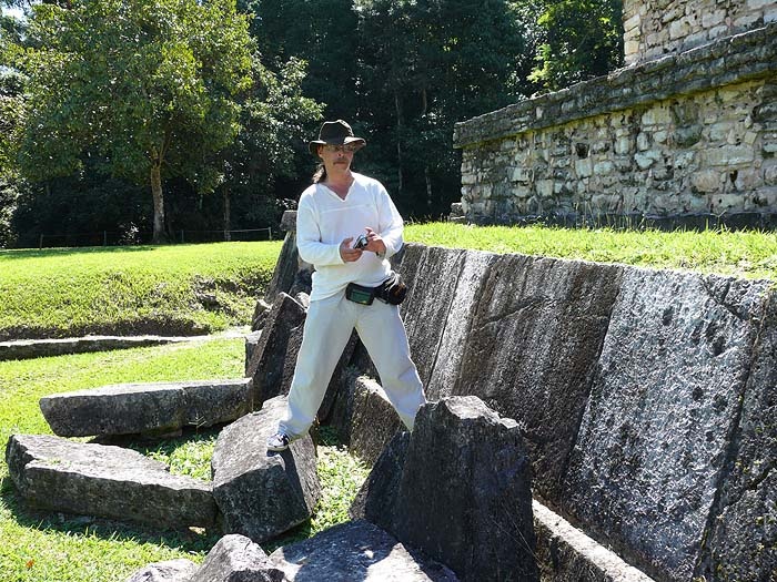 Иллюстрация к книге — Пирамиды. Загадки строительства и назначение [_26c.jpg]