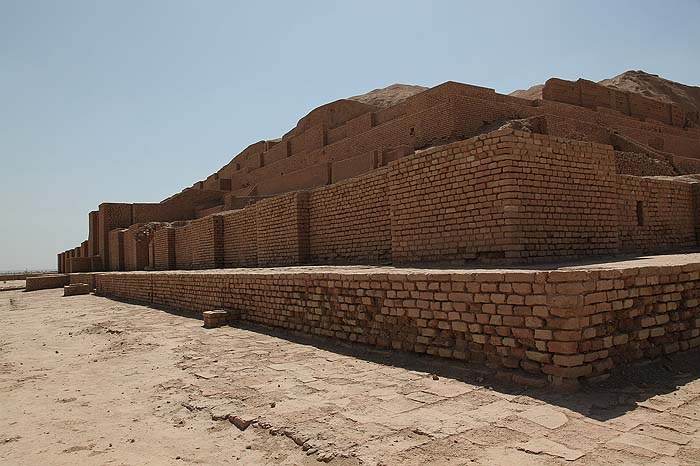 Иллюстрация к книге — Пирамиды. Загадки строительства и назначение [_29c.jpg]