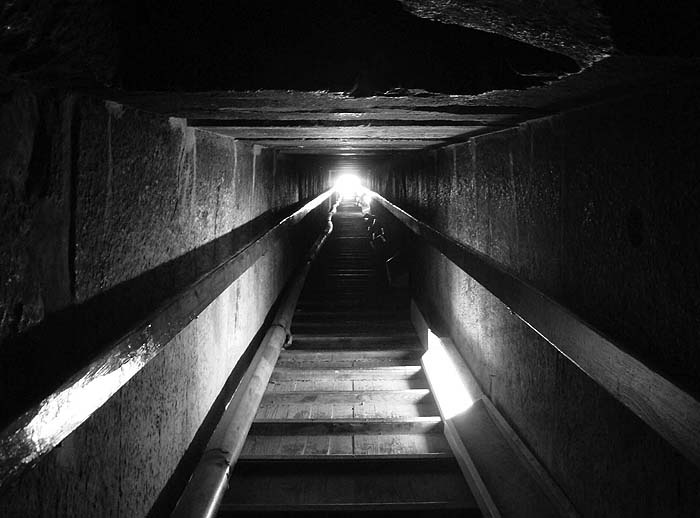 Иллюстрация к книге — Пирамиды. Загадки строительства и назначение [any2fbimgloader104.jpg]