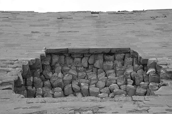 Иллюстрация к книге — Пирамиды. Загадки строительства и назначение [any2fbimgloader37.jpg]