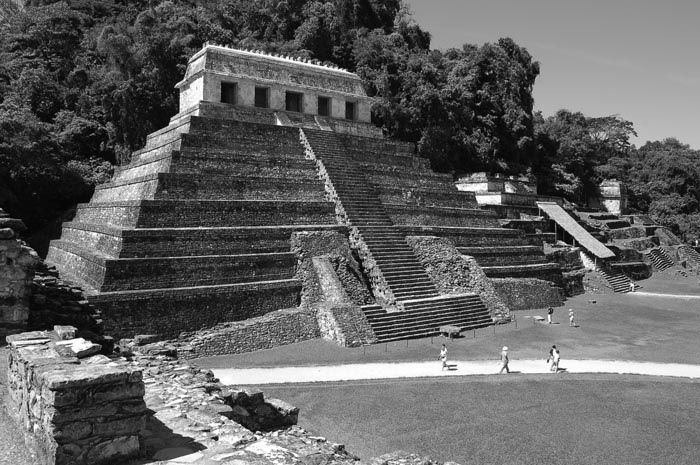 Иллюстрация к книге — Пирамиды. Загадки строительства и назначение [any2fbimgloader70.jpg]