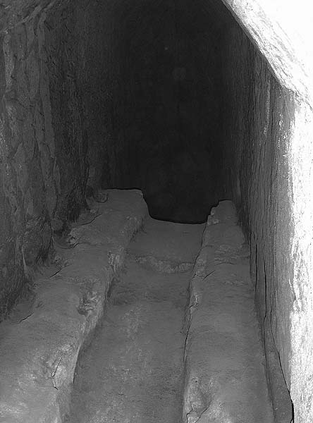 Иллюстрация к книге — Пирамиды. Загадки строительства и назначение [any2fbimgloader83.jpg]