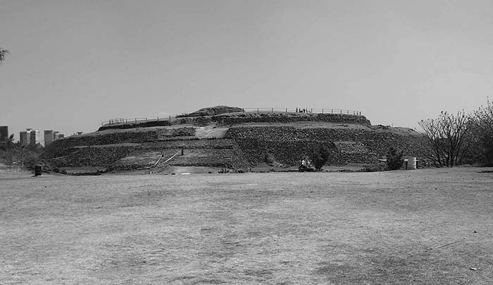 Иллюстрация к книге — Пирамиды. Загадки строительства и назначение [any2fbimgloader96.jpg]