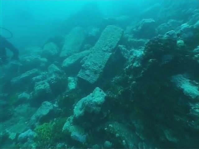 Иллюстрация к книге — Обитаемый остров Земля [i_011.jpg]