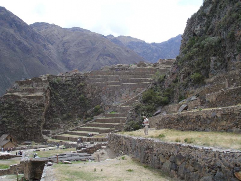 Иллюстрация к книге — Обитаемый остров Земля [i_012.jpg]