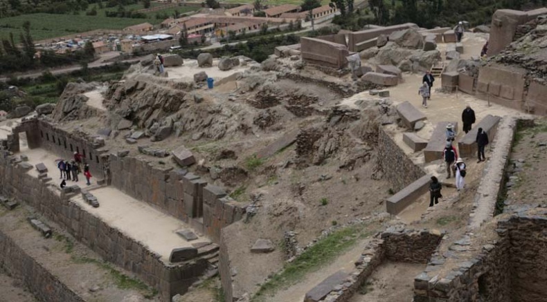 Иллюстрация к книге — Обитаемый остров Земля [i_019.jpg]