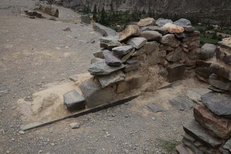 Иллюстрация к книге — Обитаемый остров Земля [i_021.jpg]