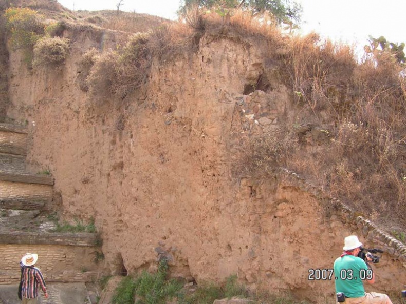 Иллюстрация к книге — Обитаемый остров Земля [i_026.jpg]