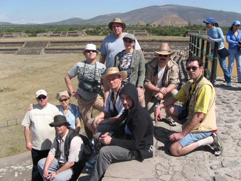 Иллюстрация к книге — Обитаемый остров Земля [i_028.jpg]