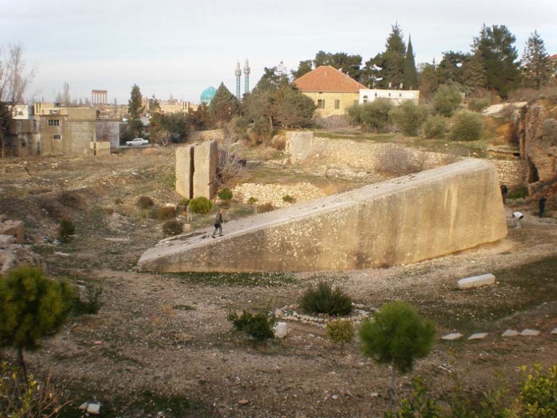 Иллюстрация к книге — Обитаемый остров Земля [i_043.jpg]