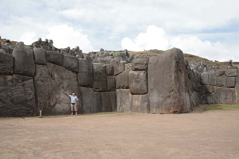 Иллюстрация к книге — Обитаемый остров Земля [i_046.jpg]