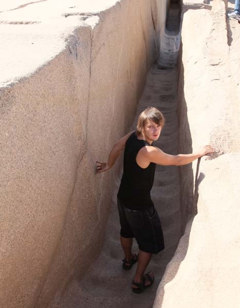 Иллюстрация к книге — Обитаемый остров Земля [i_102.jpg]