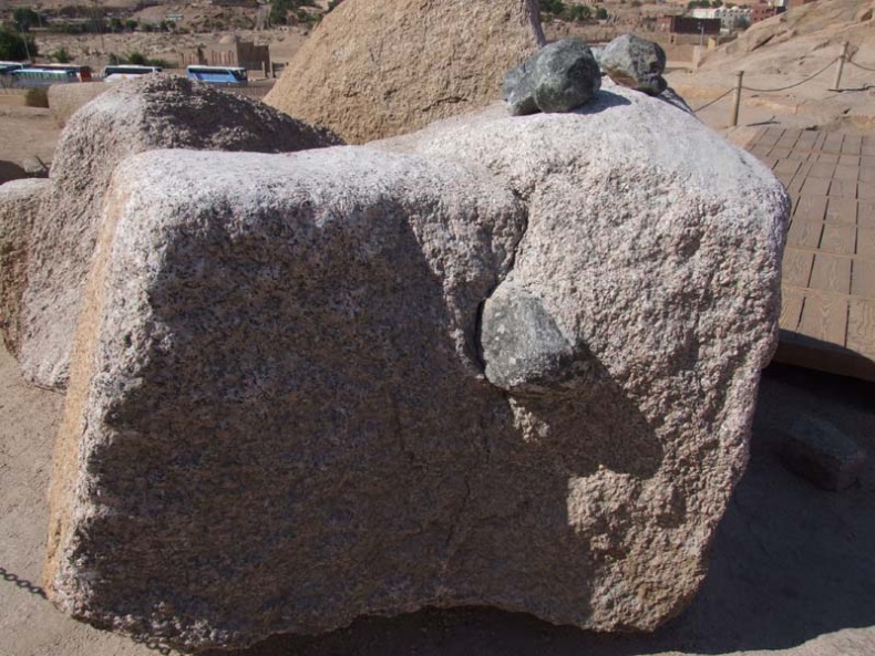 Иллюстрация к книге — Обитаемый остров Земля [i_106.jpg]