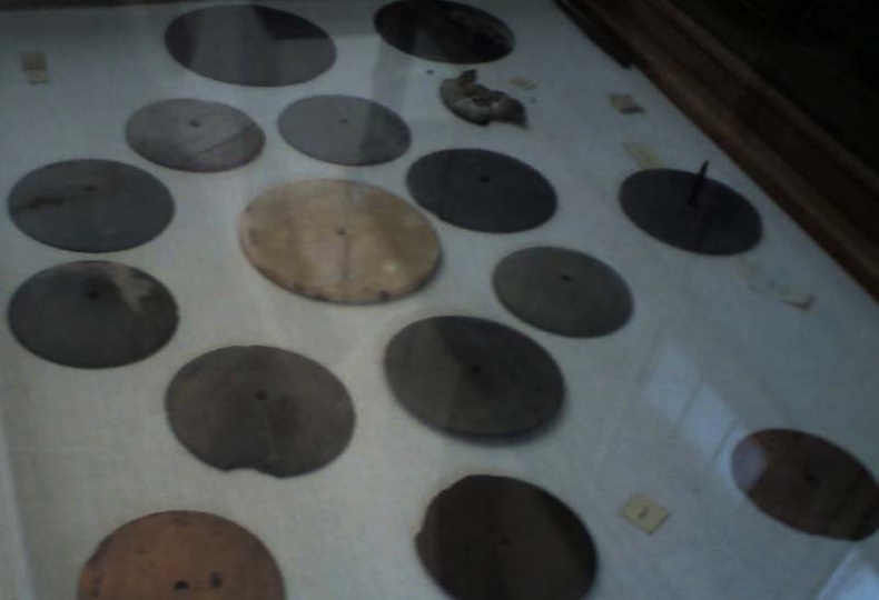 Иллюстрация к книге — Обитаемый остров Земля [i_119.jpg]