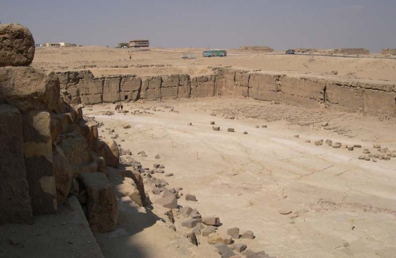 Иллюстрация к книге — Обитаемый остров Земля [i_139.jpg]