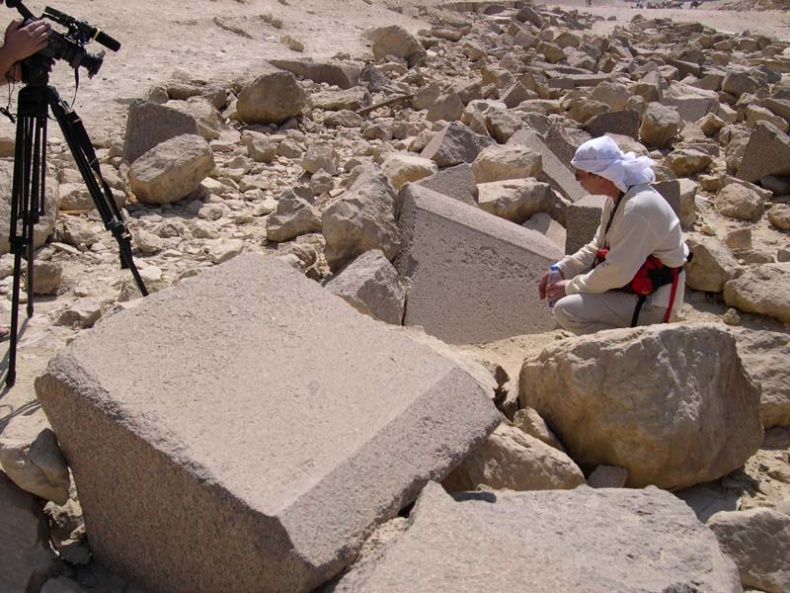 Иллюстрация к книге — Обитаемый остров Земля [i_146.jpg]