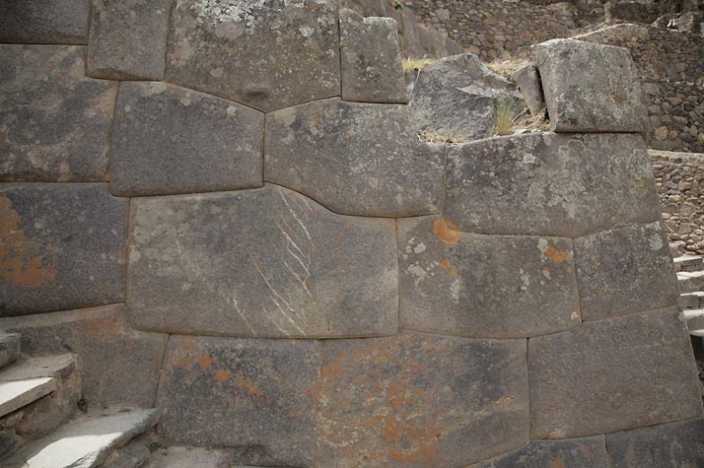 Иллюстрация к книге — Обитаемый остров Земля [i_150.jpg]