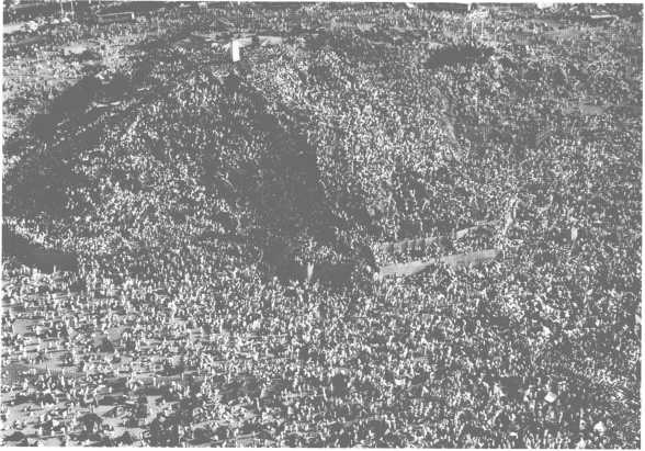 Иллюстрация к книге — Повседневная жизнь паломников в Мекке [i_020.jpg]