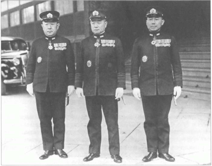 Иллюстрация к книге — Камикадзе. "Божественный ветер" в истории Японии [i_137.jpg]